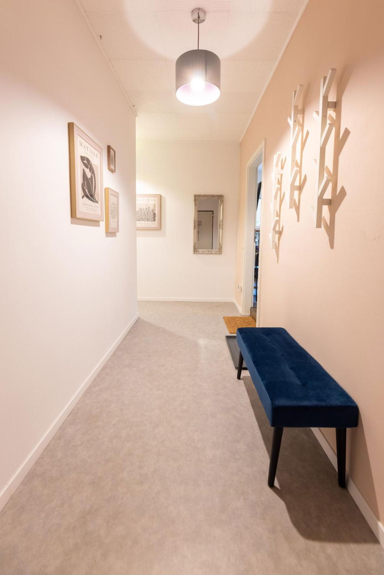 Ideal Fuer Kurze Aufenthalte - Gemuetliches 1-Zimmer-Apartment Adelsdorf Bagian luar foto