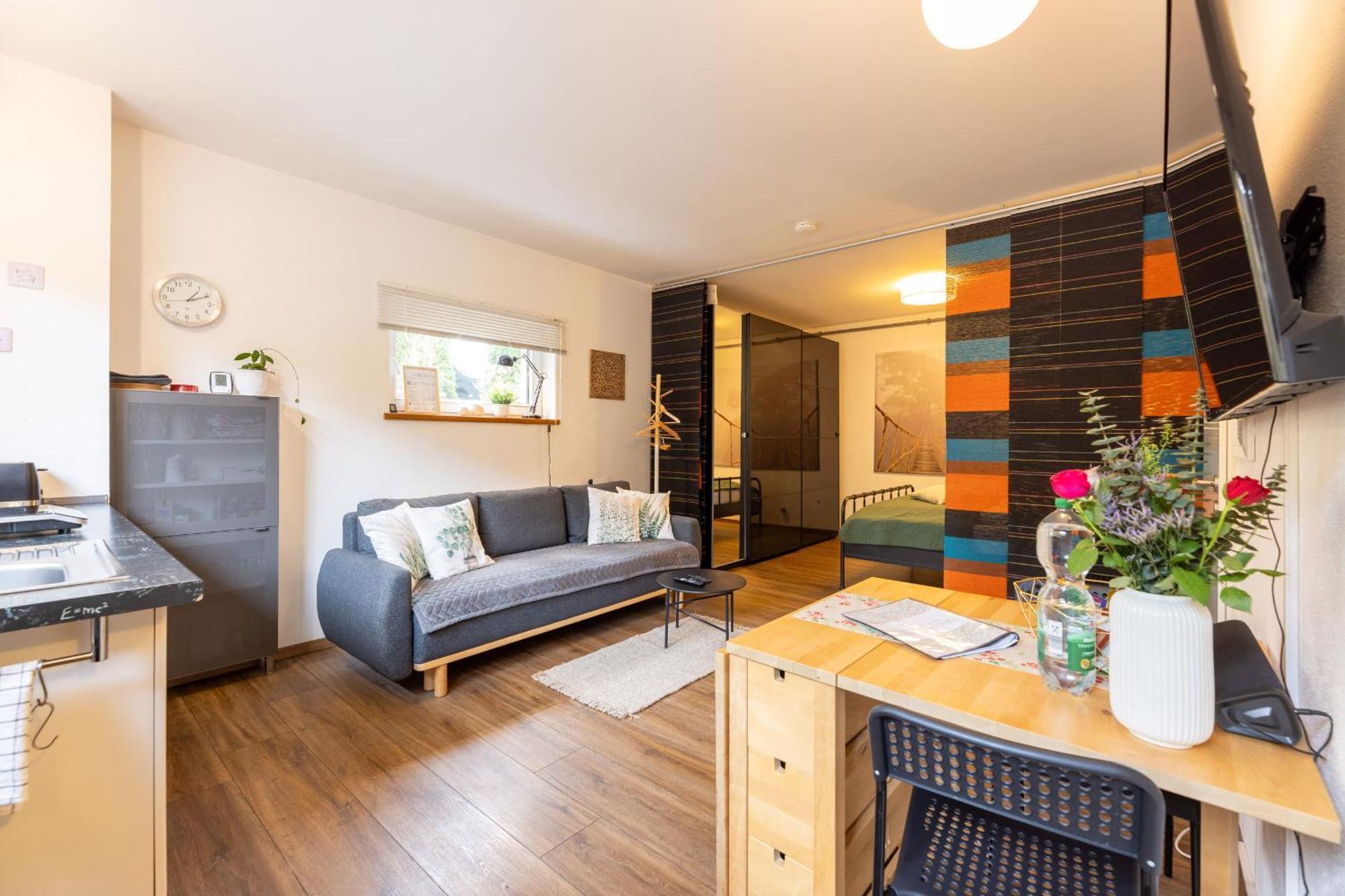 Ideal Fuer Kurze Aufenthalte - Gemuetliches 1-Zimmer-Apartment Adelsdorf Bagian luar foto