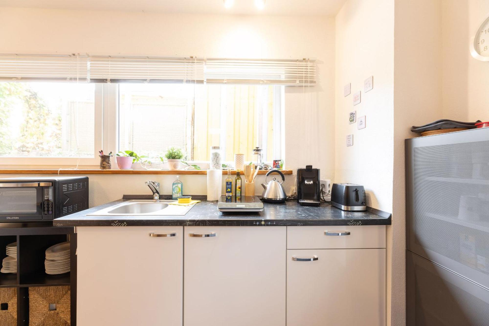Ideal Fuer Kurze Aufenthalte - Gemuetliches 1-Zimmer-Apartment Adelsdorf Bagian luar foto