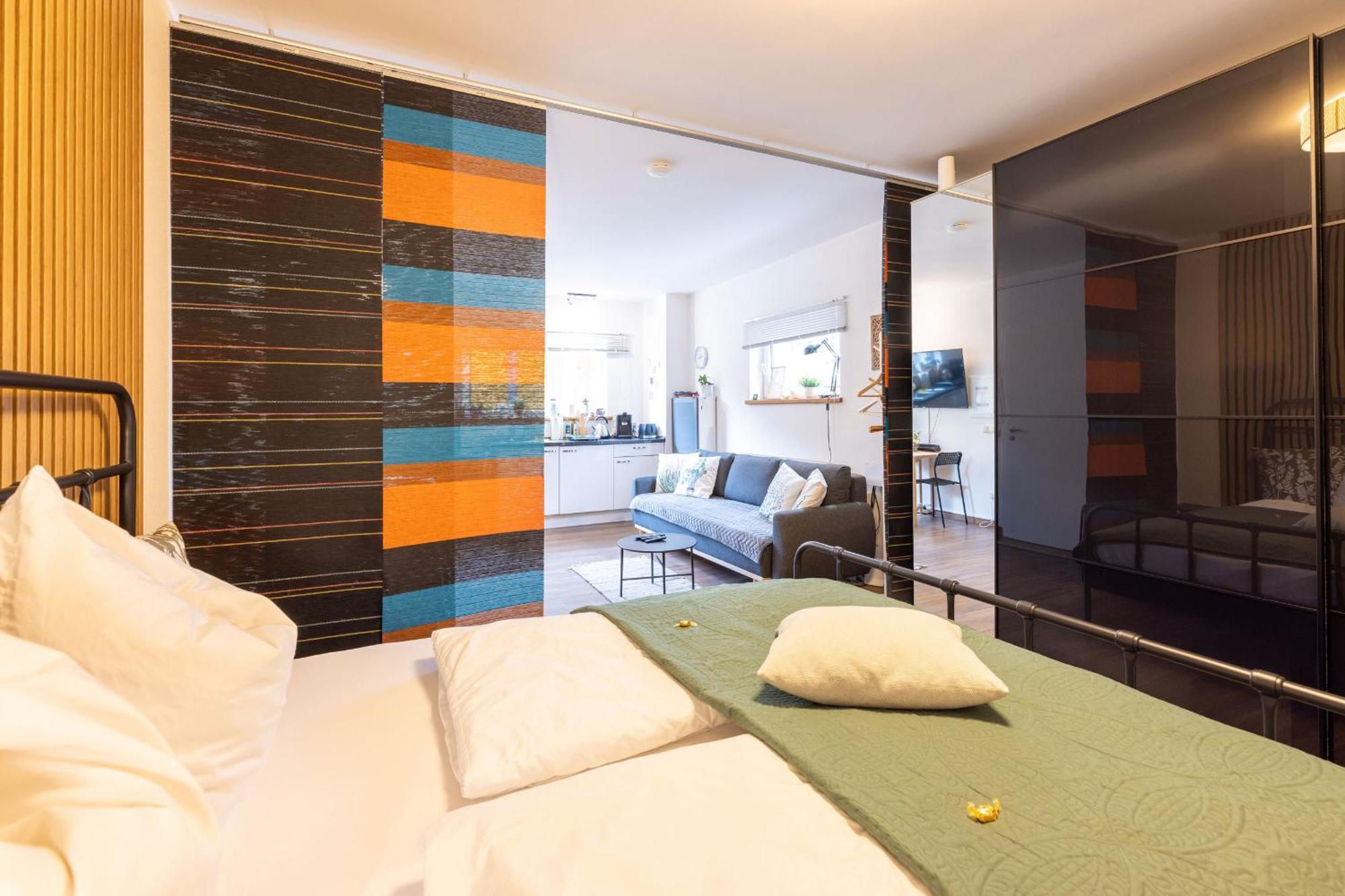 Ideal Fuer Kurze Aufenthalte - Gemuetliches 1-Zimmer-Apartment Adelsdorf Bagian luar foto